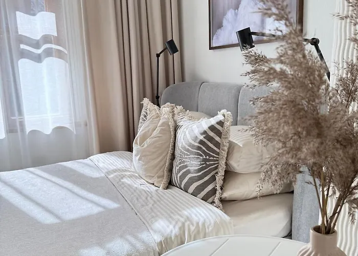 Central Tallinn Apartment, Boho Gem
